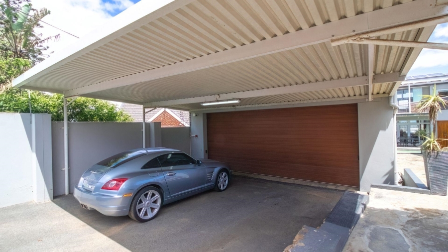 5 Bedroom Property for Sale in Gonubie Eastern Cape